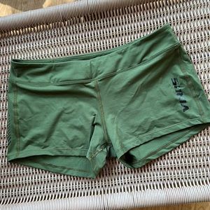 Virus Compressions Shorts